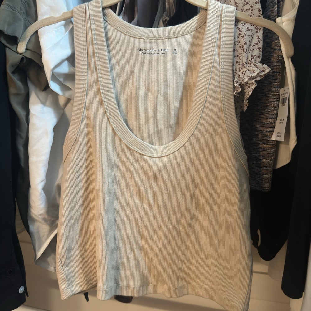 ABERCROMBIE ribbed tank in tan